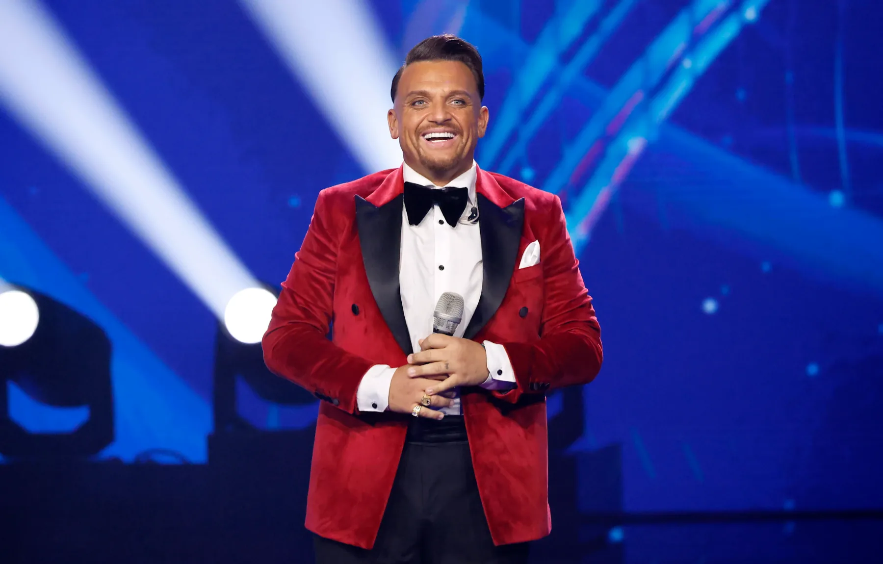 Menowin Fröhlich singt als Stargast beim Erfurter Weihnachtscircus